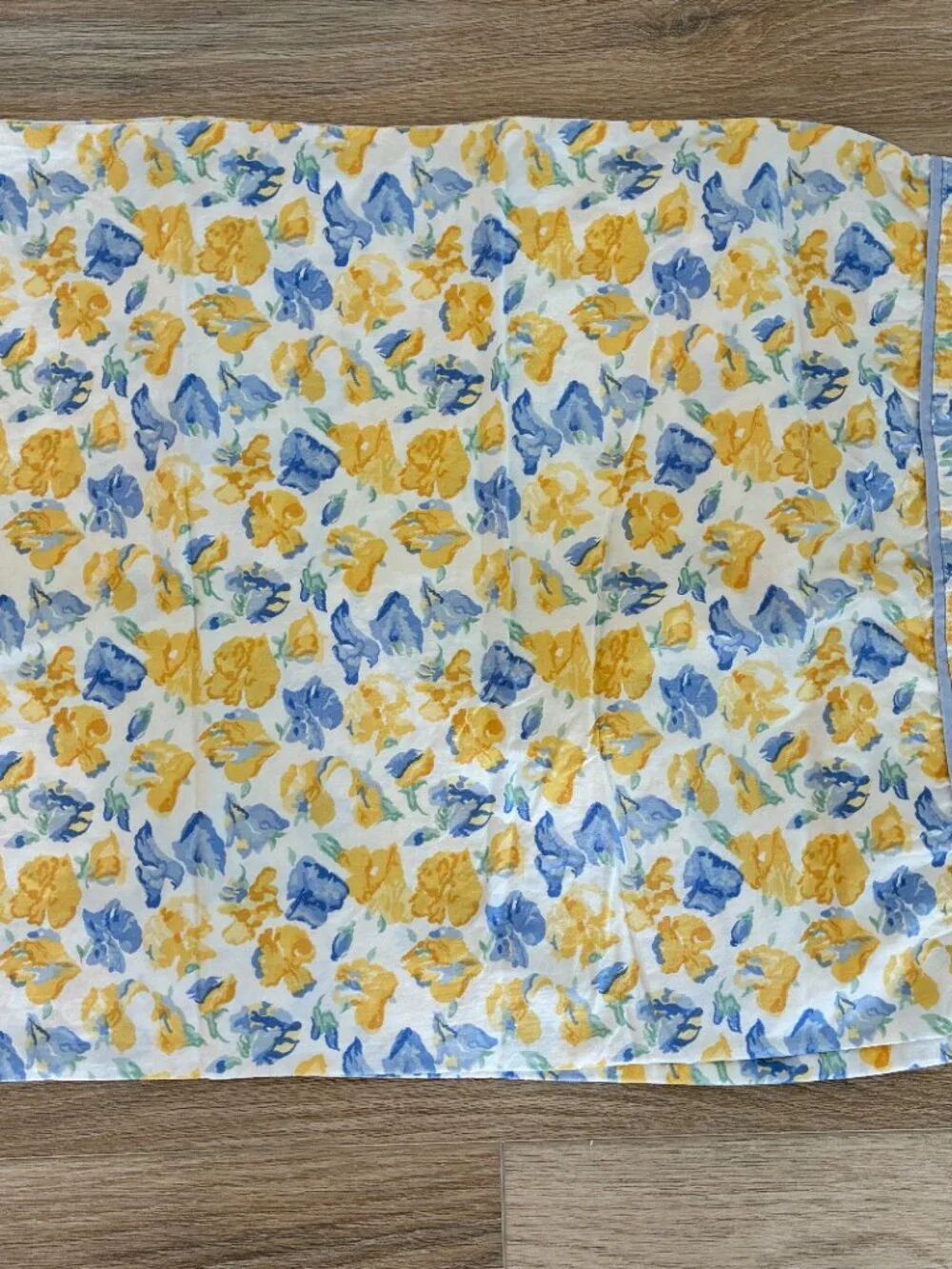 Vintage Laura Ashley Charlotte Confetti Floral Pillow Cases Set of 2 Standard